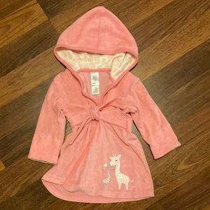 🌺 3/$12 Carter’s baby robe, pink; size 0-9 months